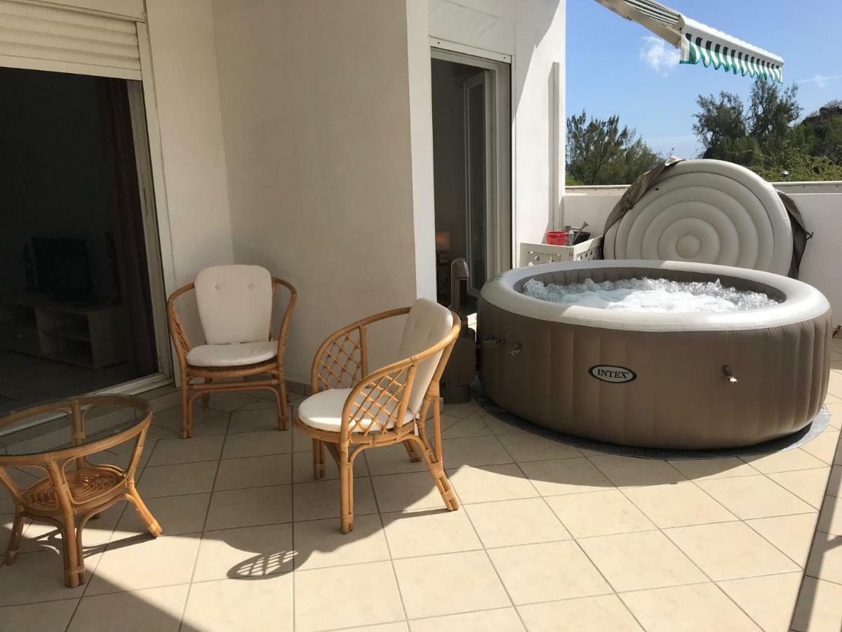 Meuble Homard Avec Jacuzzi Et Vue Mer サンジルレバン エクステリア 写真